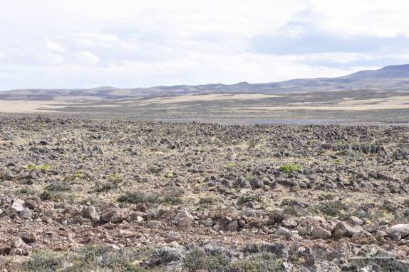Trecho de paisagem bem rochosona no  caminho para El Chaltén, na patagônia argentina